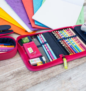 feierSun.de zeigt heute die iltimative Materialliste für die Einschulung. Inklusive Printable zum Ausdrucken und einkaufen. auf feiereSun.de I Familienleben - Lifestyle - Herz - Federmappe