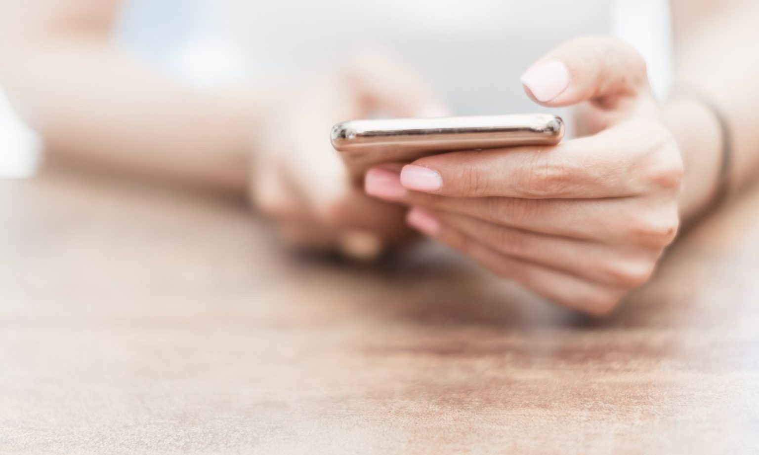 Die Vor- und Nachteile von KI-Generatoren für Social Media | feierSun